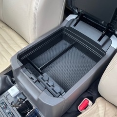センターコンソールボックス トレー