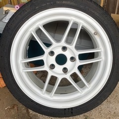 車のパーツ タイヤ、ホイール
