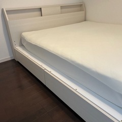 家具 ベッド クイーンベッドの画像