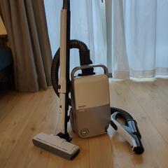 SHARP　紙パック式掃除機　EC-KP15P　