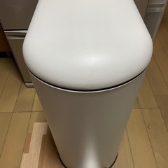 ペダル式45Lゴミ箱 