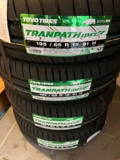 車のパーツ タイヤ、ホイール