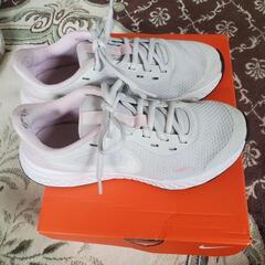 ナイキ（NIKE） レボリューション 5 GS キッズシューズ BQ5671021-021  22.5cmの画像