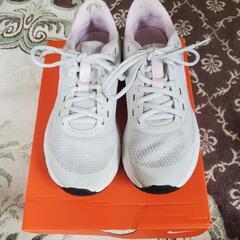 ナイキ（NIKE） レボリューション 5 GS キッズシューズ BQ5671021-021  22.5cmの画像