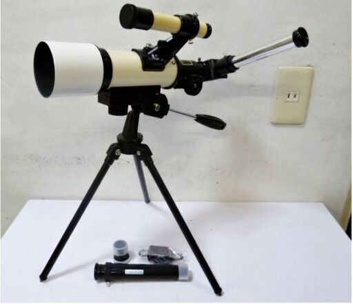 天体望遠鏡　小型望遠鏡 三脚付　テレスコープ　ASTRONOMICAL　TELESCOPE　D=50mm F=300mm