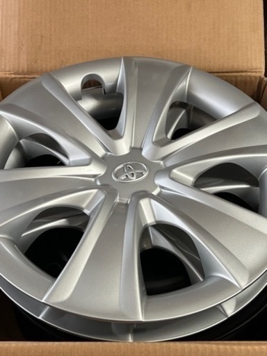 トヨタ純正ホイールカバー　新品