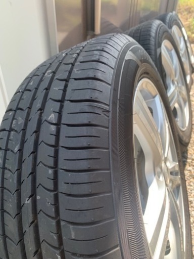 車のパーツ タイヤ、ホイール