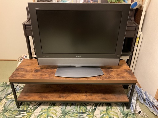中古液晶テレビ・テレビ台（ローボード）