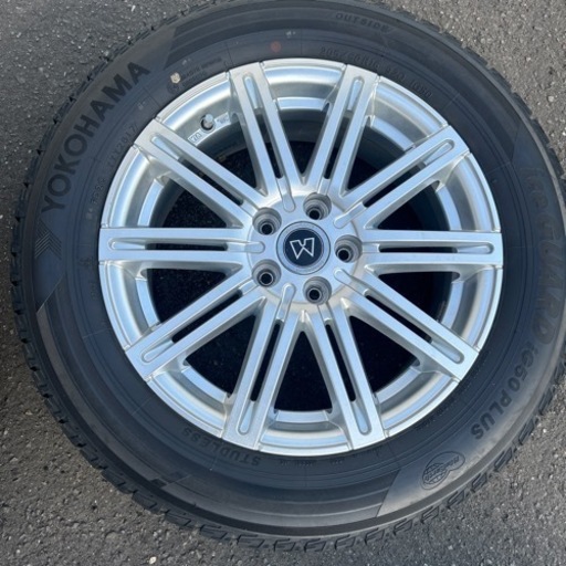 車のパーツ タイヤ、ホイール