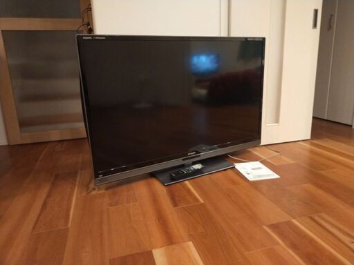 SHARP　液晶カラーテレビ60インチ LC-52L5