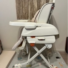 combiのハイローチェアの画像