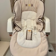 combiのハイローチェアの画像