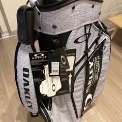【新品未使用タグ付き】OAKLEYゴルフバッグ(グレー)の画像