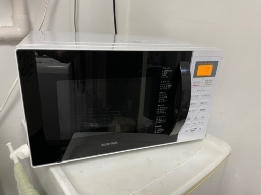 【美品】2022年製　アイリスオーヤマ オーブンレンジ16L MO-T1605-W