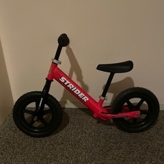 ストライダー　レッド赤