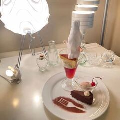 夜カフェのホールスタッフの画像