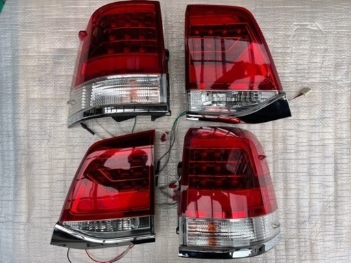 ランクル  200前期用　後期ルックテールランプ