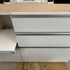 値下げキッチンボードキッチンカウンター　食器棚の画像