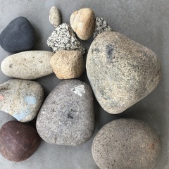 松戸市日暮まで取りに来て下さる方—石—差し上げます