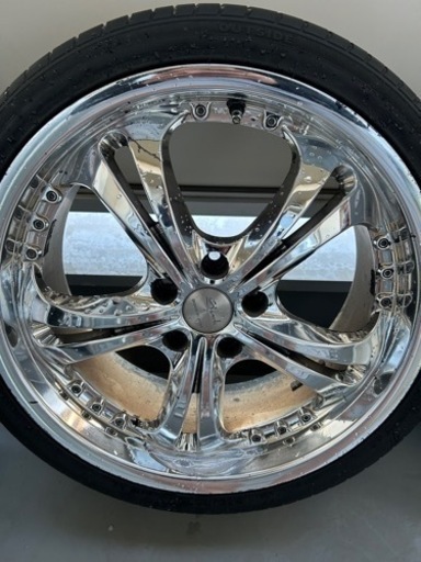 車のパーツ タイヤ、ホイール