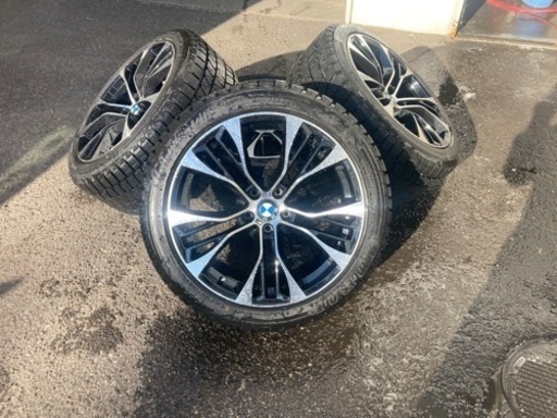 車のパーツ タイヤ、ホイール