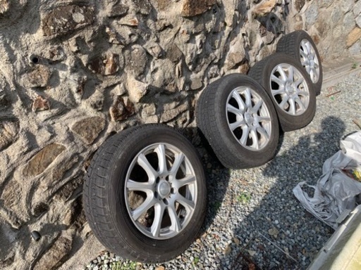 最終値下げ‼️プリウスα スタッドレスタイヤホイール付き