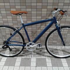 美品 新品未使用 700C アルミフレーム クロスバイク 外装7段変速 箱入り 新品 新品アルミフレームのクロスバイク 7段変速付き