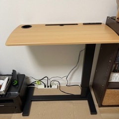 家具 ベットテーブルの画像