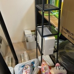 全身鏡、額、ぬいぐるみ、ラック、ままごとキッチンなどの画像