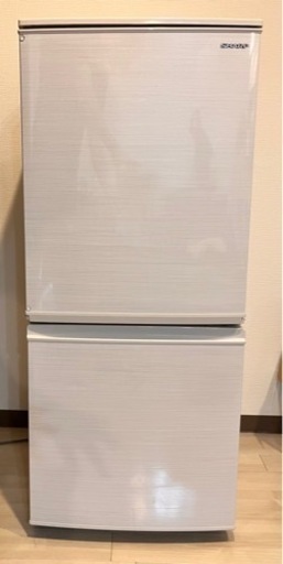 ※お譲り先決まりました。　家電 シャープ SHARP 冷蔵庫(幅48.0cm) 137L つけかえどっちもドア 2ドア ホワイト系 SJ-D14F-W 2020年製