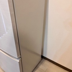 ※お譲り先決まりました。　家電 シャープ SHARP 冷蔵庫(幅48.0cm) 137L つけかえどっちもドア 2ドア ホワイト系 SJ-D14F-W 2020年製