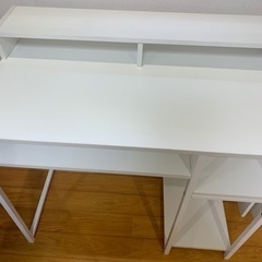 お譲りする方決まりました！パソコンデスク ホワイトの画像