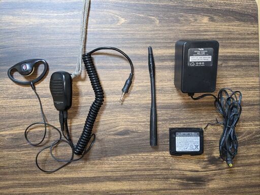 ハンディー無線機　YAESU 八重洲無線　VR-7R 　狩猟