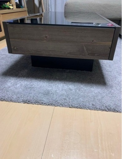 ガラスローテーブル