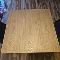 ダイニングテーブル(椅子付き×2)の画像