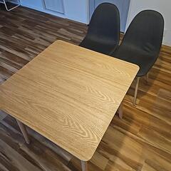 ダイニングテーブル(椅子付き×2)の画像