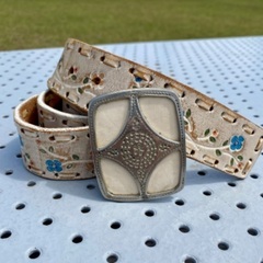 🎀🎀🎀🎀アパートメントベルト　コロンビア製　モチーフ　フラワー