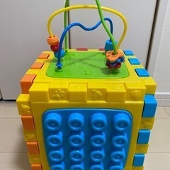 トイザらス ブルーイン　遊びがいっぱい アクティビティ キューブの画像