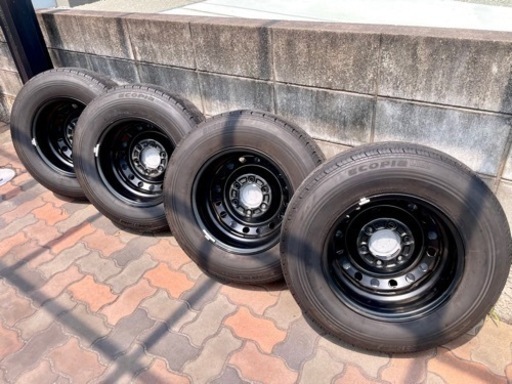 【ほぼ未使用】ハイエース新車装着純正タイヤホイール 4本セット