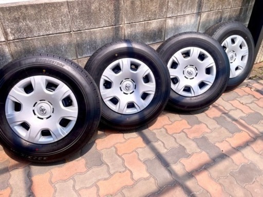 【ほぼ未使用】ハイエース新車装着純正タイヤホイール 4本セット