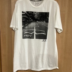 OAKLEY Tシャツ