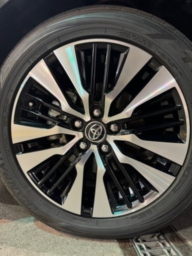 車のパーツ タイヤ、ホイール