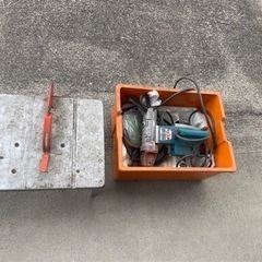 マキタ電動カンナ＋作業台、収納箱