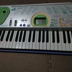 CASIO　光ナビ　電子ピアノ　キーボード　lk102　楽器　