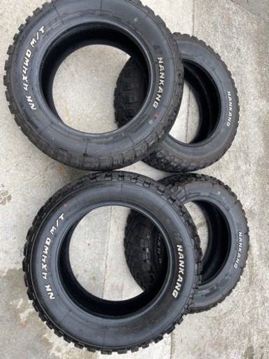 車のパーツ タイヤ、ホイール