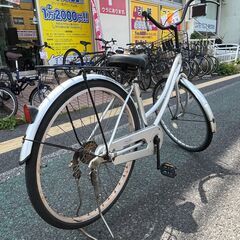 リサイクルショップどりーむ天保山店　No1203　自転車　26インチ　ママチャリ　シルバー　カゴ付き　ライト故障　の画像