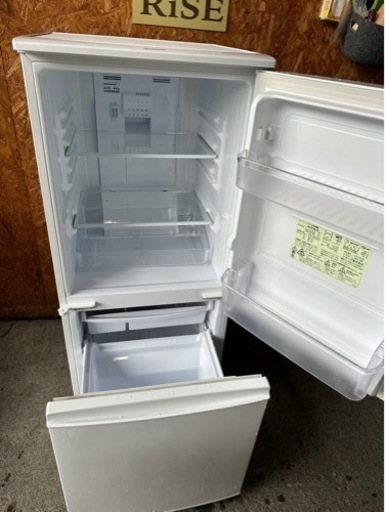 F0310 冷蔵庫　2015年　137L