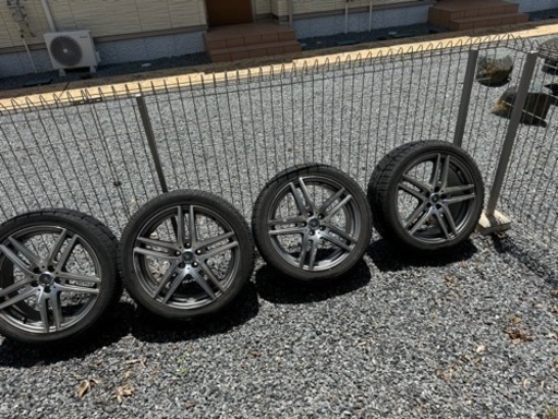 車のパーツ タイヤ、ホイール