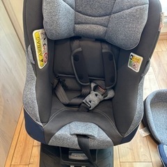 【美品】チャイルドシート　Aprica(アップリカ) ISOFIX固定 R129適合ISOFIX固定回転式 クルリラ プラス 360°セーフティー AB Cururila Plus 360°Safetyの画像