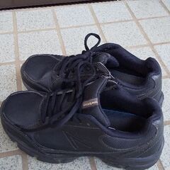 【お値下げ】スニーカー23.5cm【new balance】の画像
